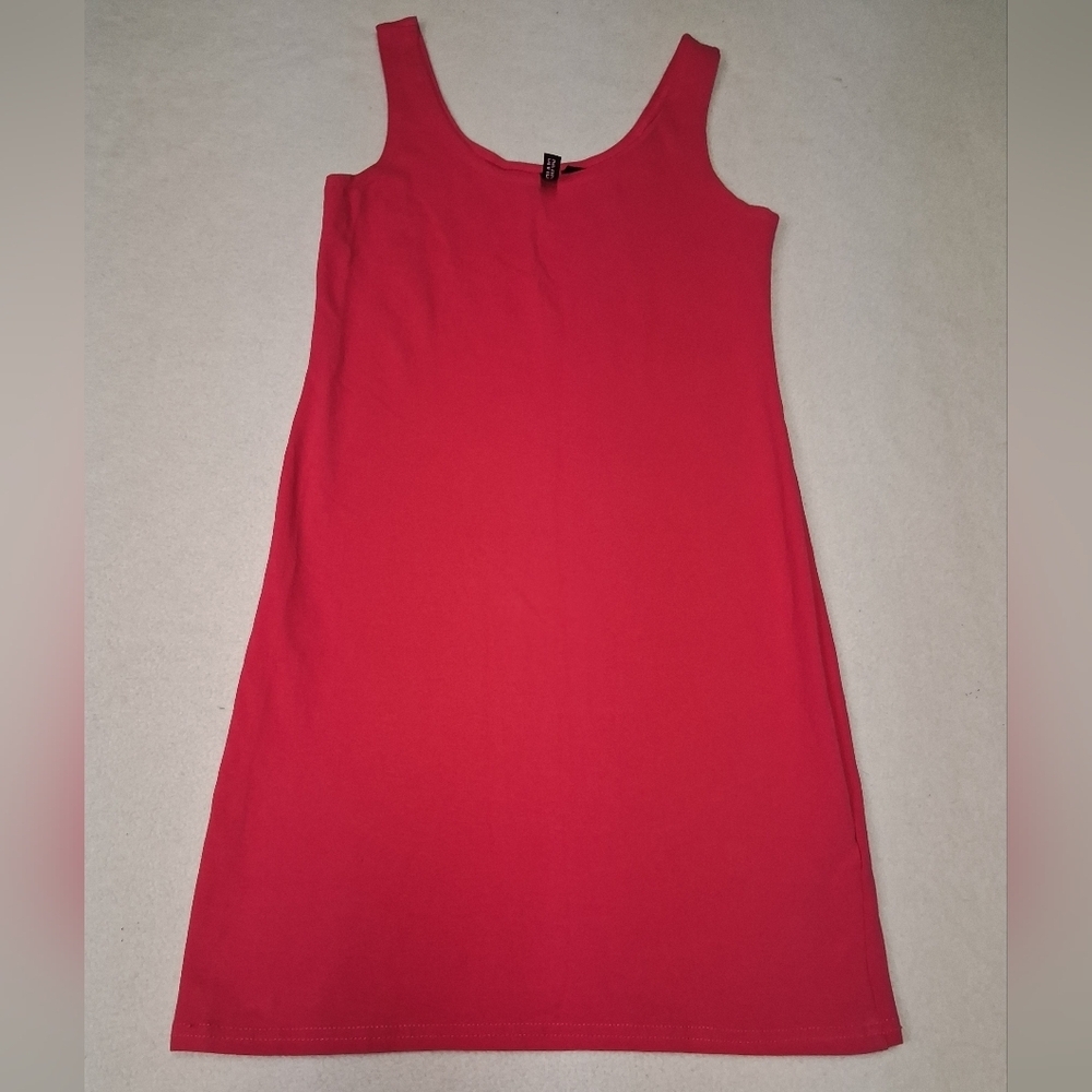4/20$ ➡️ Divided Vibrant Pink Mini Dress